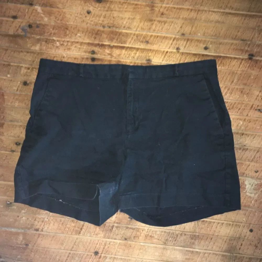 Banana Republic factory flat front size 12 chino shorts
